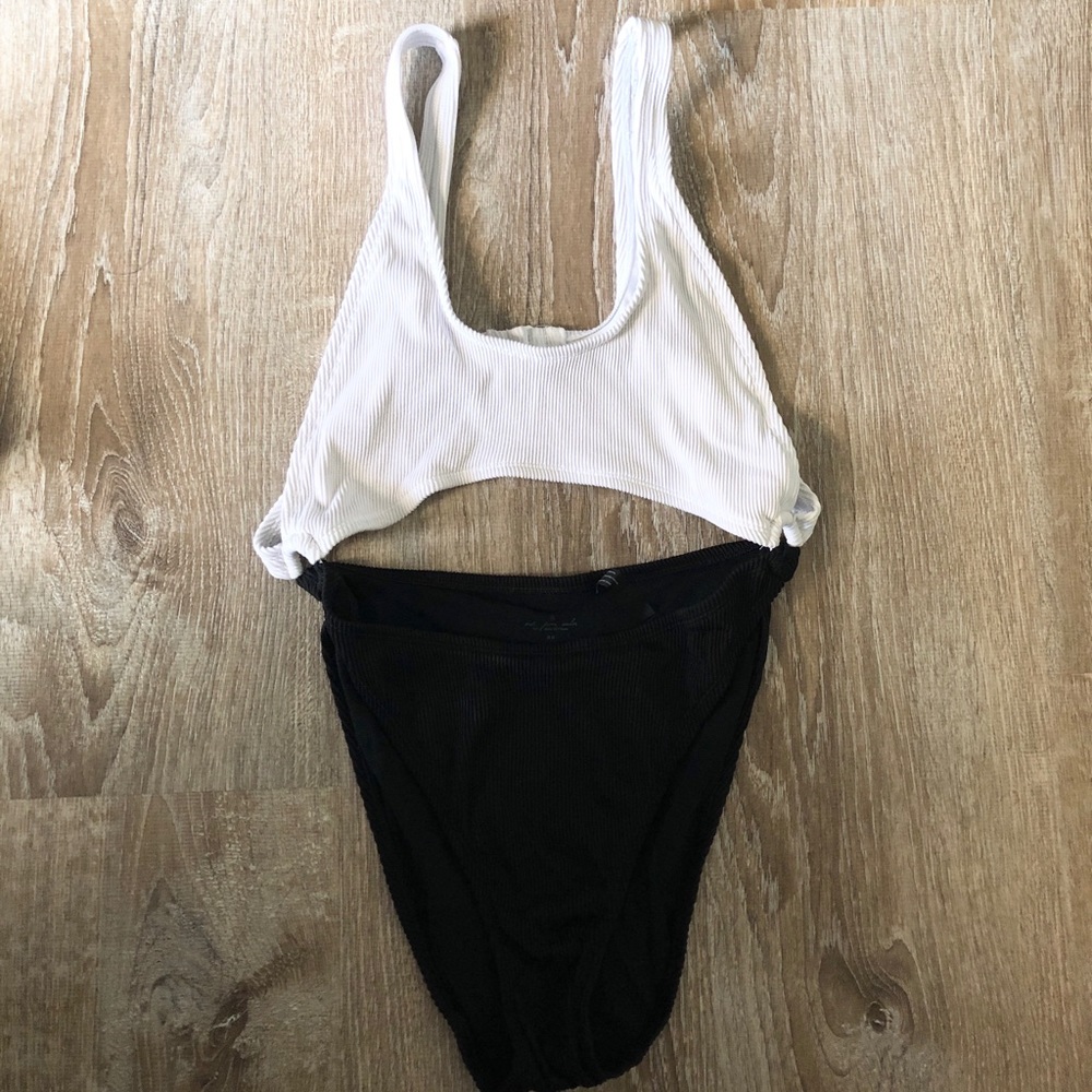 Color Block Cutout High Leg Ribbed Bikini
